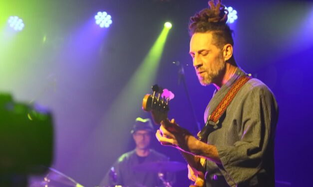 Naked: Svojevoljno neprilagođeni